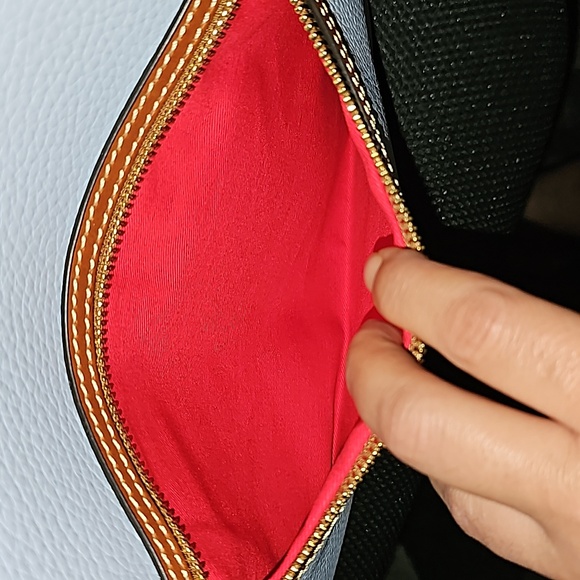 EUC DOONEY & BOURKE SHOULDER BAG. - Picture 7 of 9